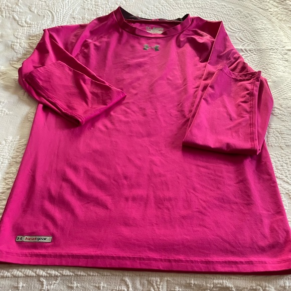 Women sports top - Picture 1 of 5